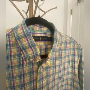 Men’s shirt,  almost new, excellent condition.